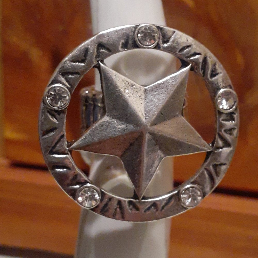 costume jewelry ring